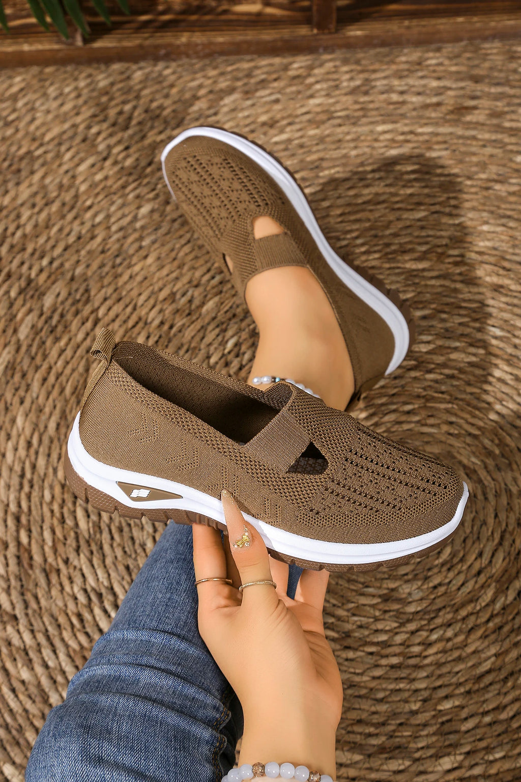 Women's shoes, casual sports shoes, solid color breathable sports soft-soled lightweight walking shoes, low-top knitted casual s