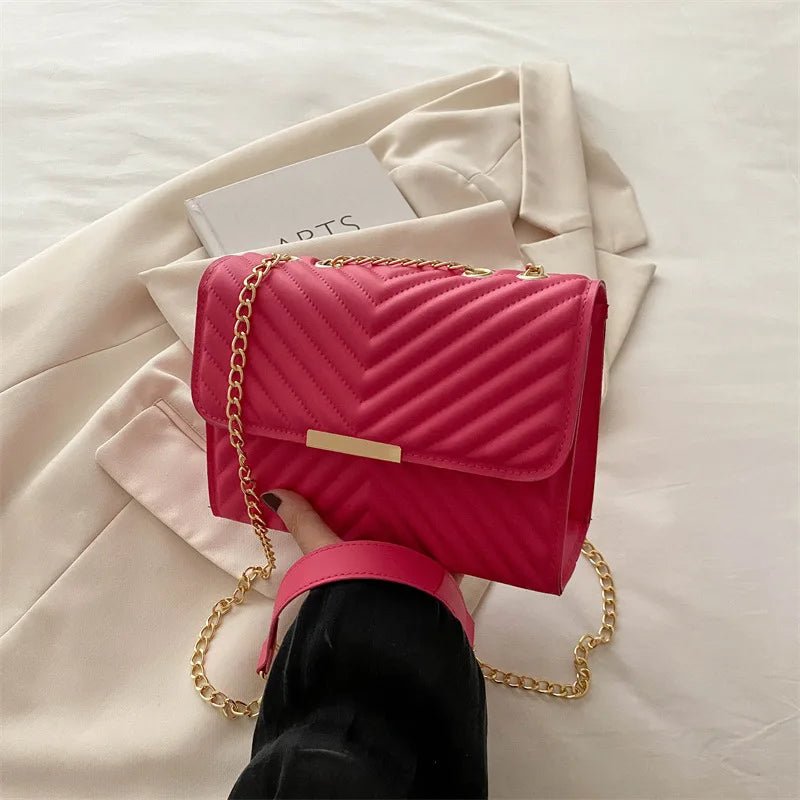Fashion indentation shoulder bag simple chain 2024 summer new style this year popular retro commuter crossbody small square bag