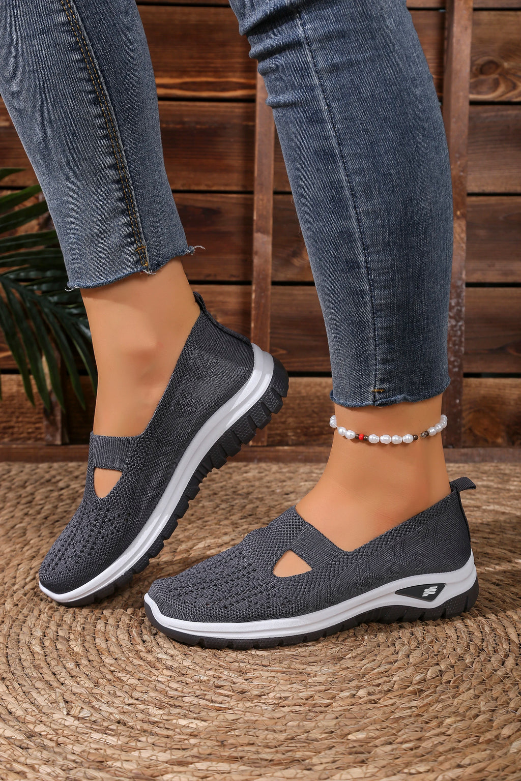 Women's shoes, casual sports shoes, solid color breathable sports soft-soled lightweight walking shoes, low-top knitted casual s