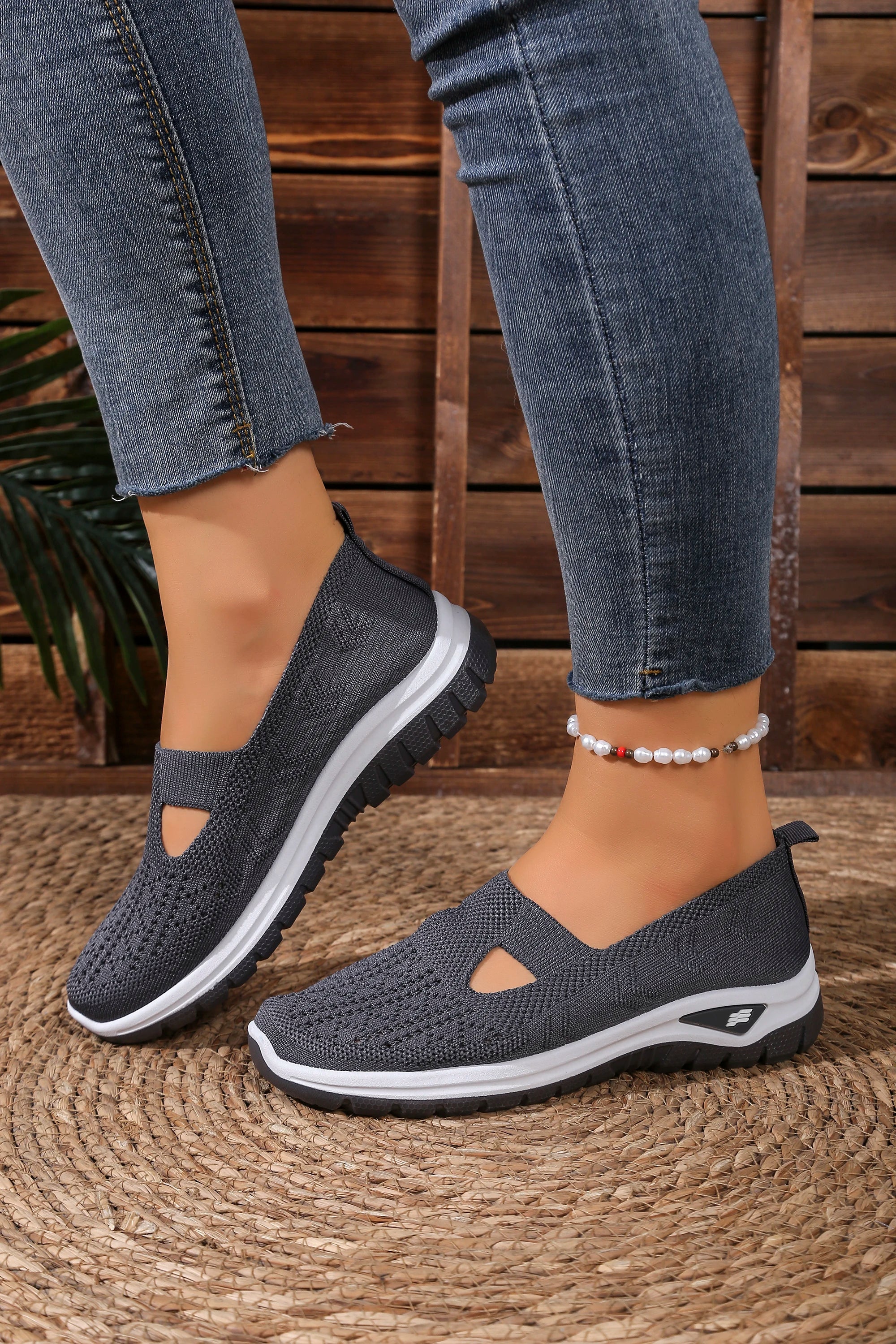 Women's shoes, casual sports shoes, solid color breathable sports soft-soled lightweight walking shoes, low-top knitted casual s