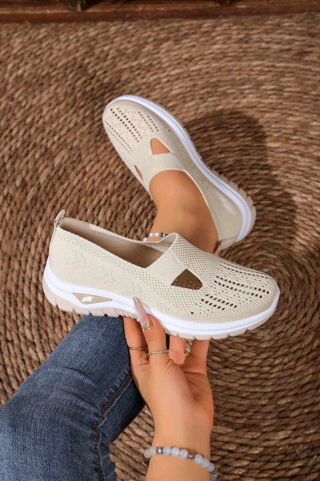 Women's shoes, casual sports shoes, solid color breathable sports soft-soled lightweight walking shoes, low-top knitted casual s