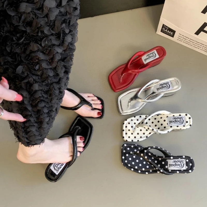 Designer Polka Dot Women Slippers Concise Wedges Heel Dress Flip Flop Shoes Summer Outdoor Clip Toe Beach Vacation Slides Shoes