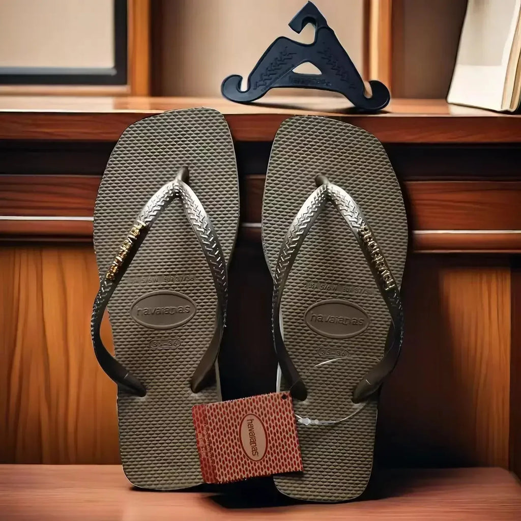 Summer 2025 New Women's Square Toe Flip Flops Outdoor Beach Sandals Luxury Women's Casual Slippers Size 35-42 Women's Shoes