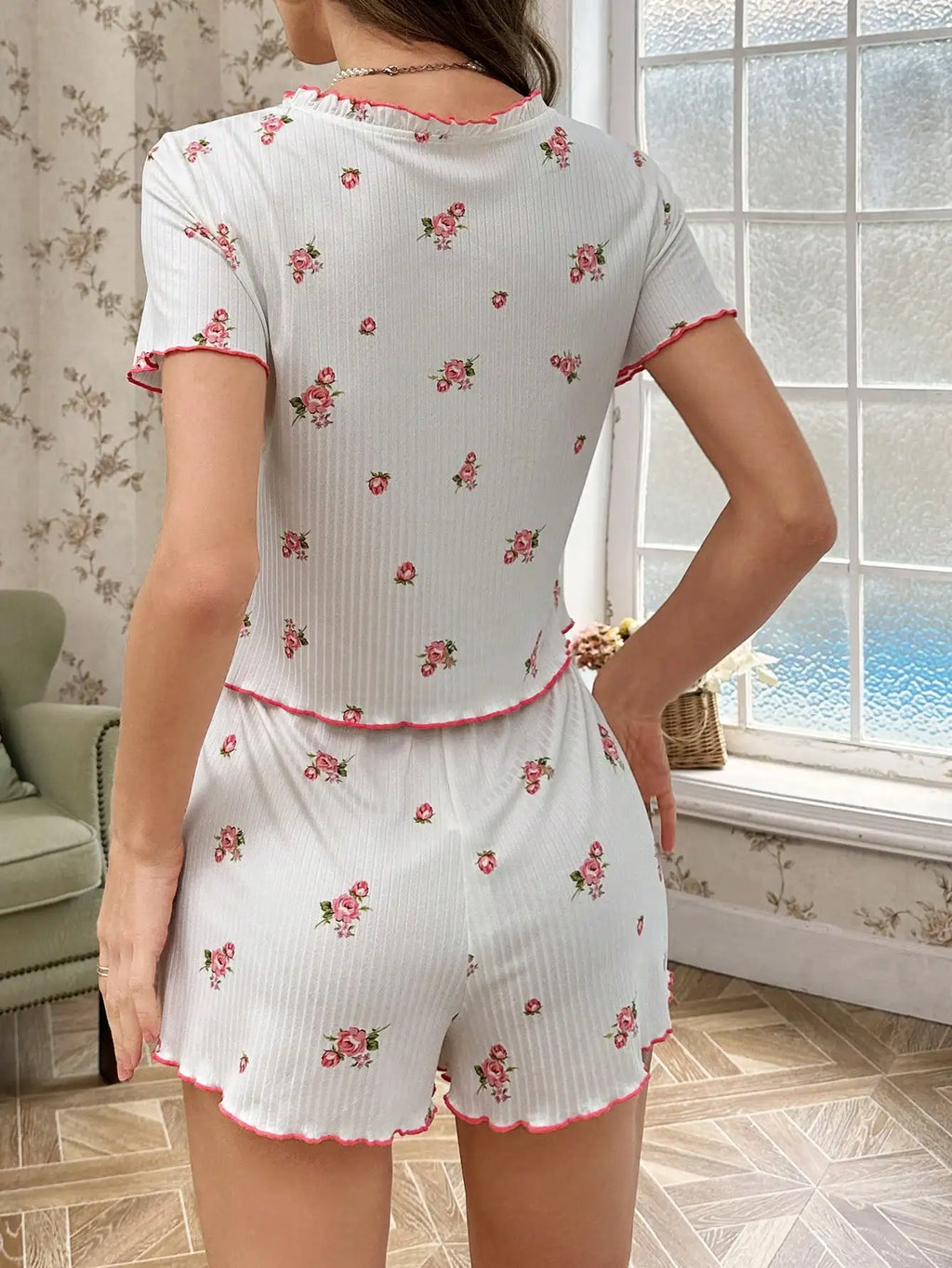 2-Piece Women's All-Season Pajamas, Comfortable and Elegant Floral Print Short-Sleeved Shorts Pajama Set