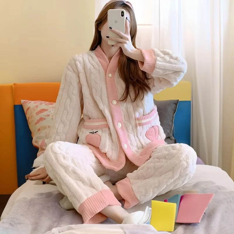Pyjama épais en flanelle et velours corail fraise, vêtements de maison pour femmes, ensemble de vêtements de nuit à col en v, sa