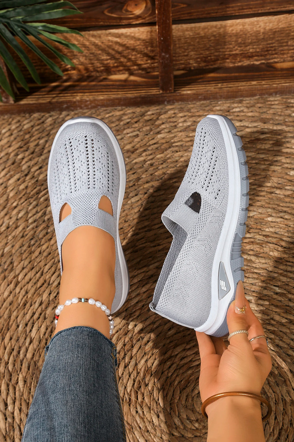 Women's shoes, casual sports shoes, solid color breathable sports soft-soled lightweight walking shoes, low-top knitted casual s