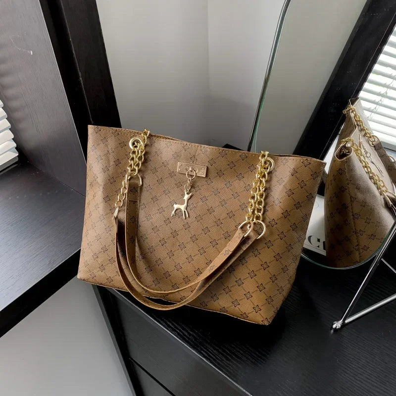 Women Luxury Design New Presbyopic Handbag Large Capacity Handbag Fashion Printing Shoulder Bag Trendy Shopping Bag with pendant