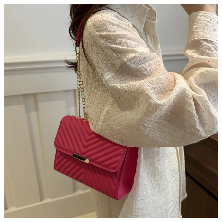 Fashion indentation shoulder bag simple chain 2024 summer new style this year popular retro commuter crossbody small square bag