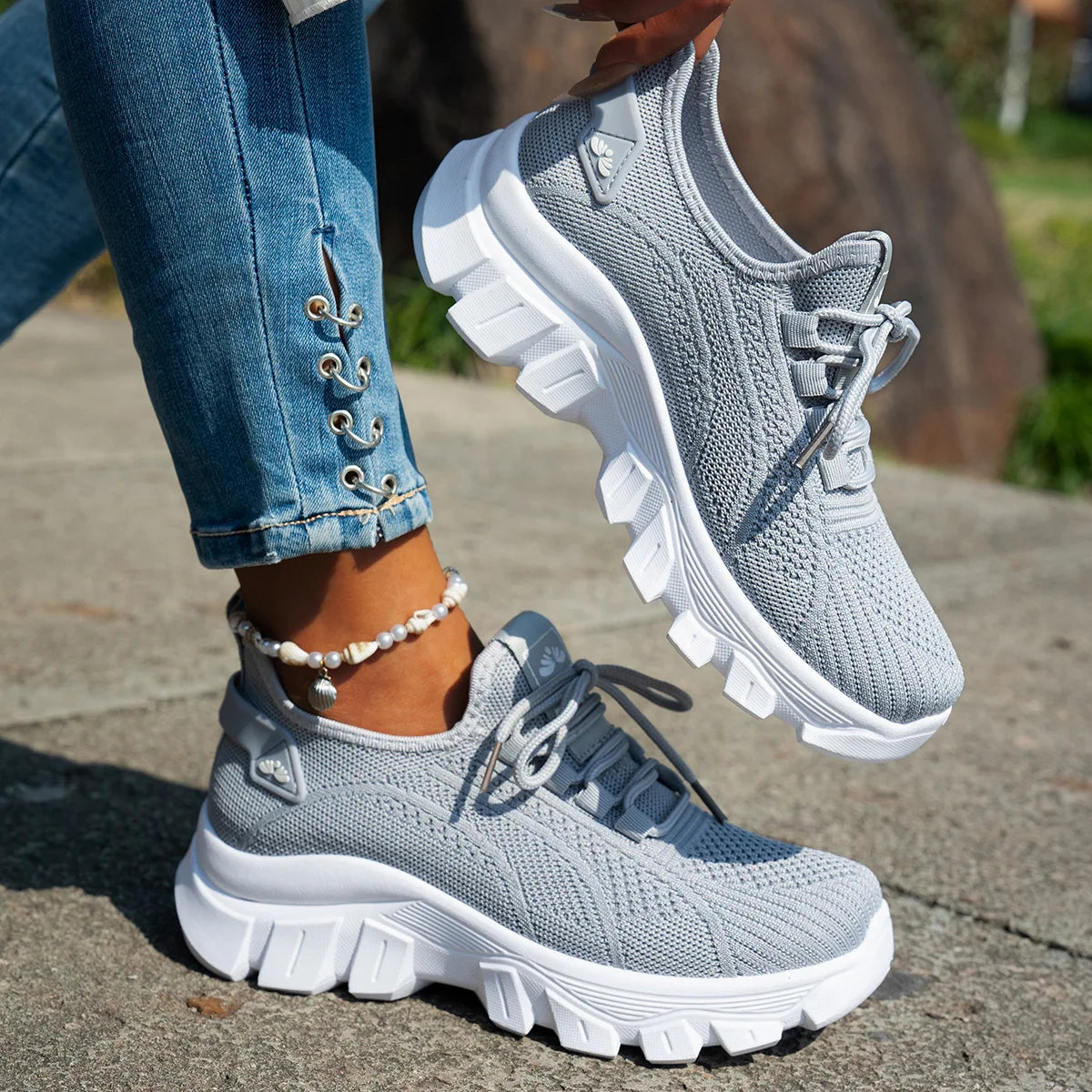 Women's 2025 Spring Knitted Shoes Lightweight Breathable Mom Shoes Plus Size Comfort Non-Slip Casual Flat Sole Slip-On