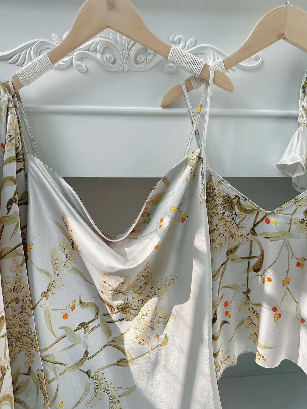 5pcs Floral Print Long Sleeve Robe Cami Dress Cami Top Ruffle Hem Shorts Simple Pajamas Sets for Women