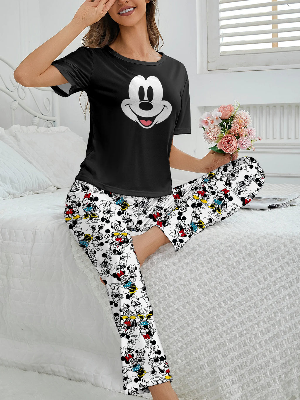 Women's 2-piece Disney Mickey Cute Cartoon Pattern Short sleeved Top and Pants Nightwear Home Clothes