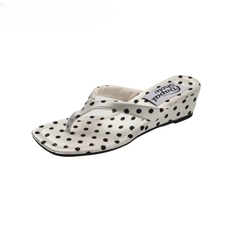 Designer Polka Dot Women Slippers Concise Wedges Heel Dress Flip Flop Shoes Summer Outdoor Clip Toe Beach Vacation Slides Shoes