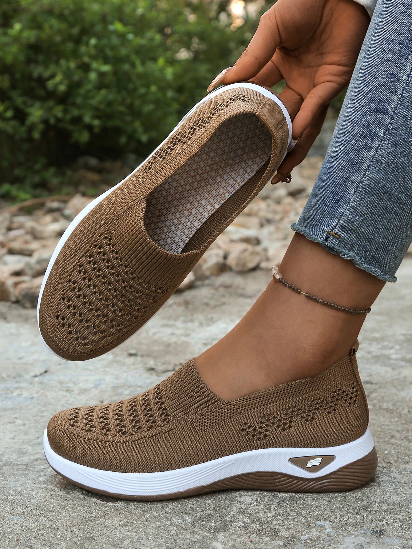 women's shoes summer 2026 lady wears crocs, casual sneaker which are light, comfortable and breathable