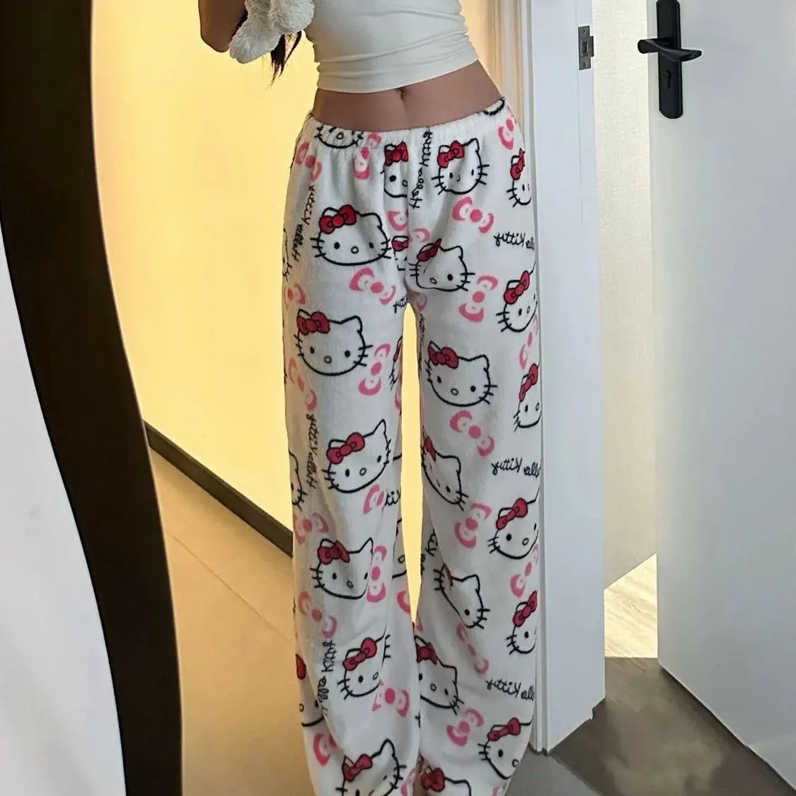 Hello Kitty cartoon cute pajamas autumn and winter men and women loose and elongated couples can be worn outside at home