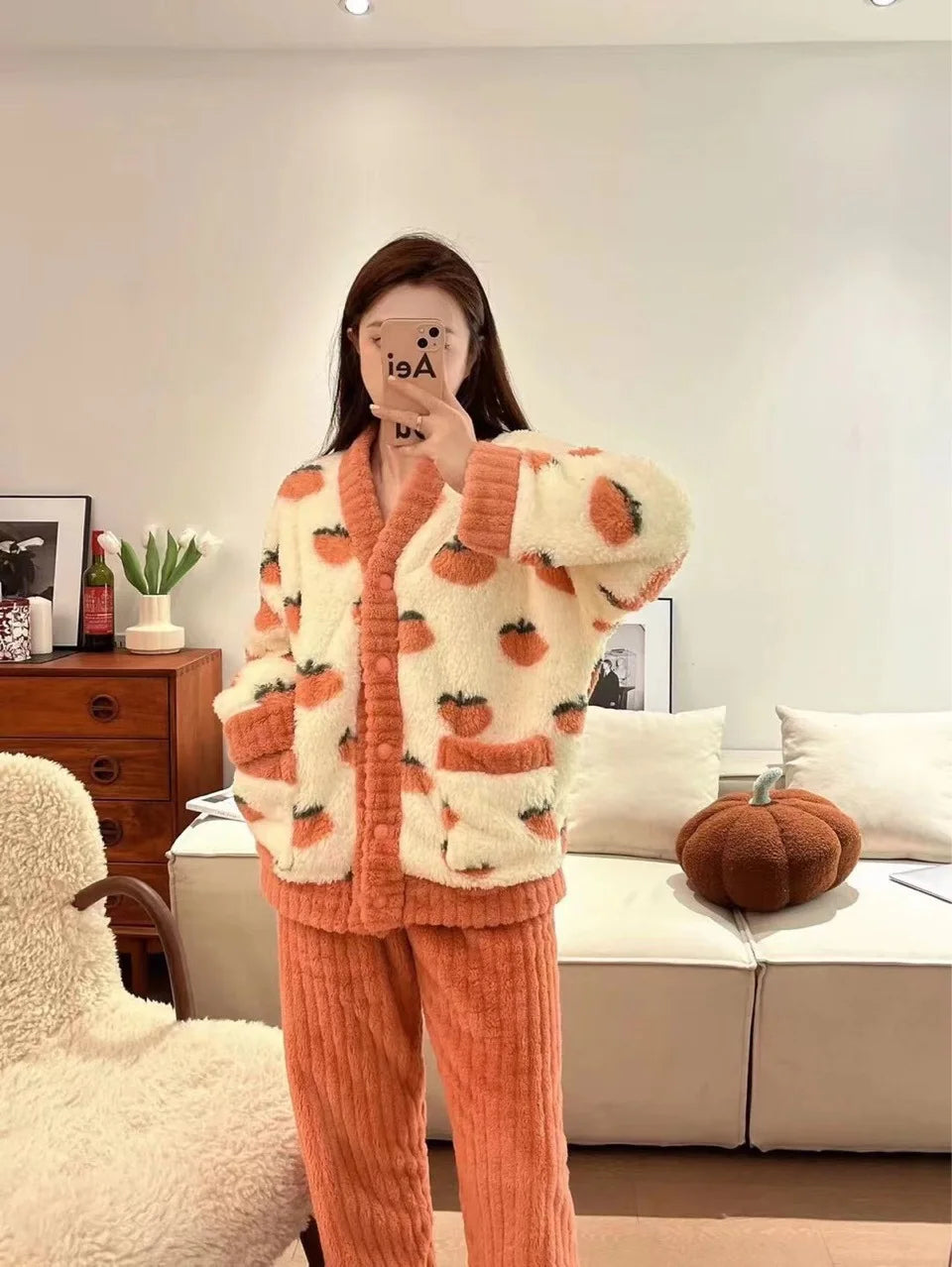 Pyjama épais en flanelle et velours corail fraise, vêtements de maison pour femmes, ensemble de vêtements de nuit à col en v, sa