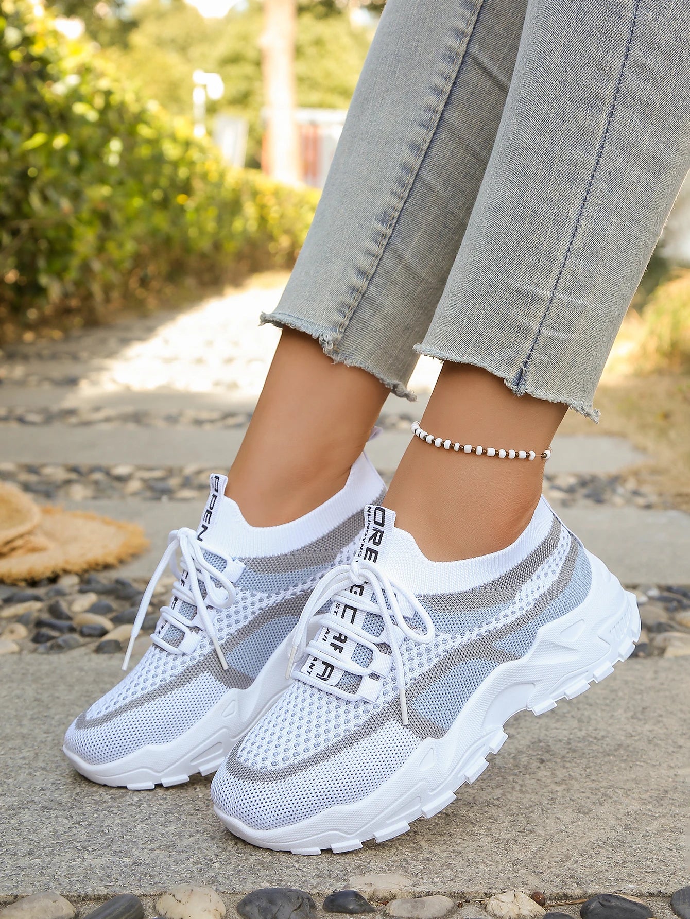 Women's shoes - Summer 2026 casual sports shoes, breathable and lightweight, dual-color or single-color fashionable work shoes