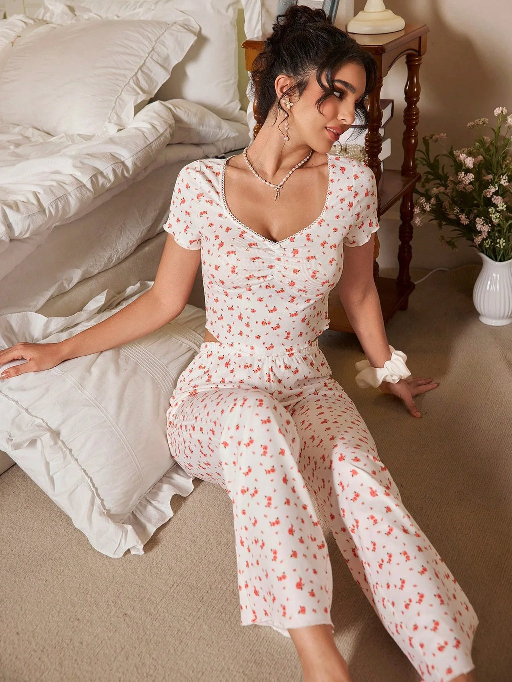 2026 New Women's Floral Print Short Sleeved Pants Two-Piece Set for Home Wear Can Be Worn Outside in Autumn and Winter Pajamas