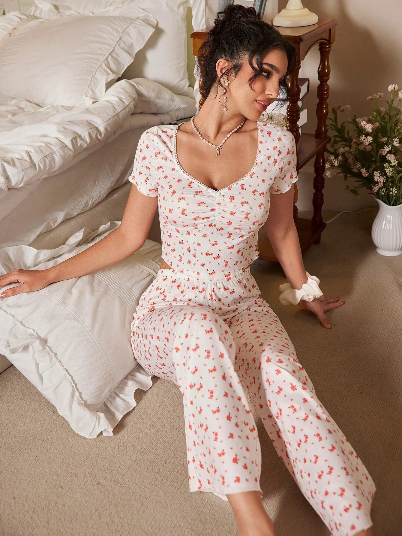 2026 New Women's Floral Print Short Sleeved Pants Two-Piece Set for Home Wear Can Be Worn Outside in Autumn and Winter Pajamas