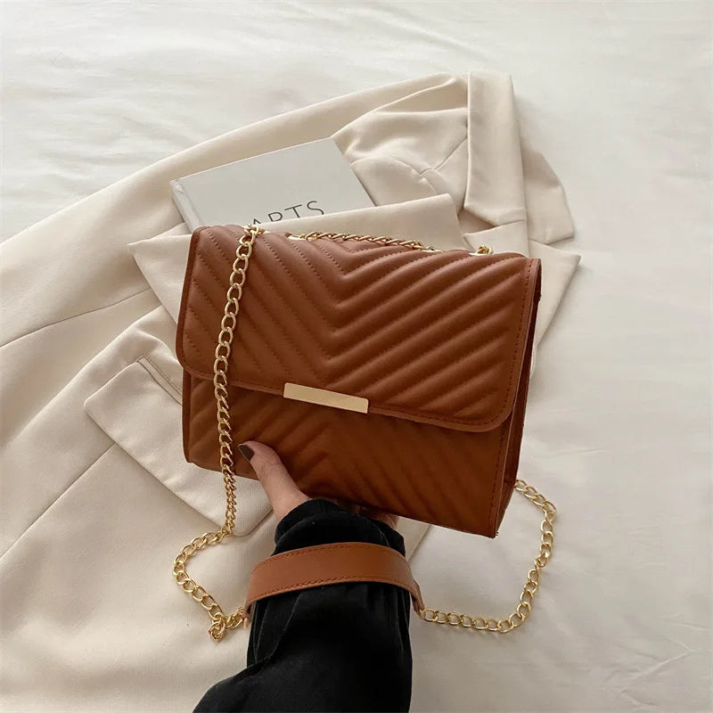 Fashion indentation shoulder bag simple chain 2024 summer new style this year popular retro commuter crossbody small square bag