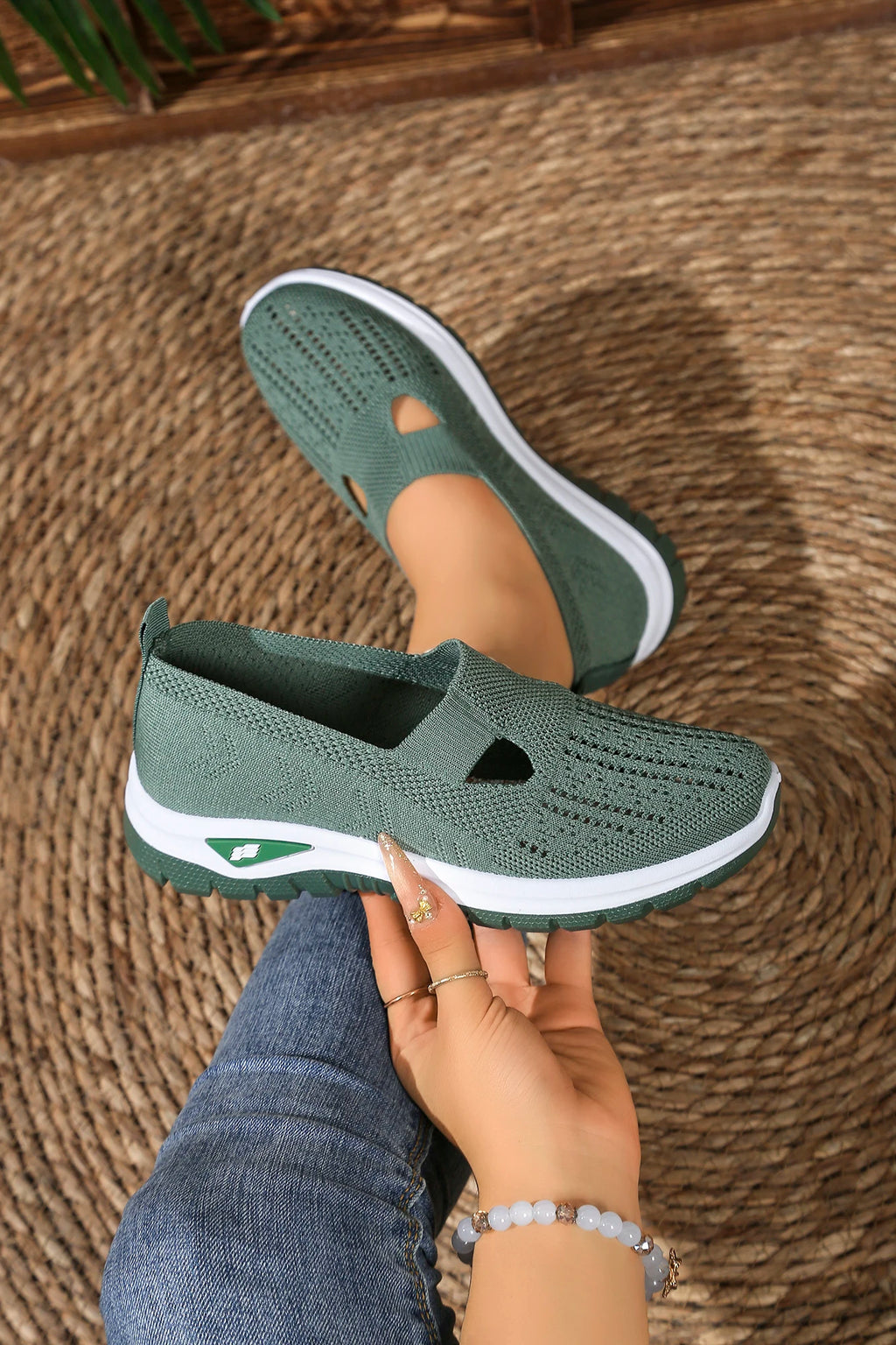 Women's shoes, casual sports shoes, solid color breathable sports soft-soled lightweight walking shoes, low-top knitted casual s