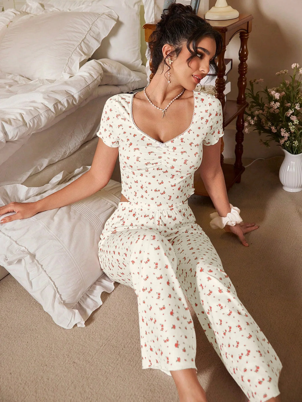 2026 New Women's Floral Print Short Sleeved Pants Two-Piece Set for Home Wear Can Be Worn Outside in Autumn and Winter Pajamas