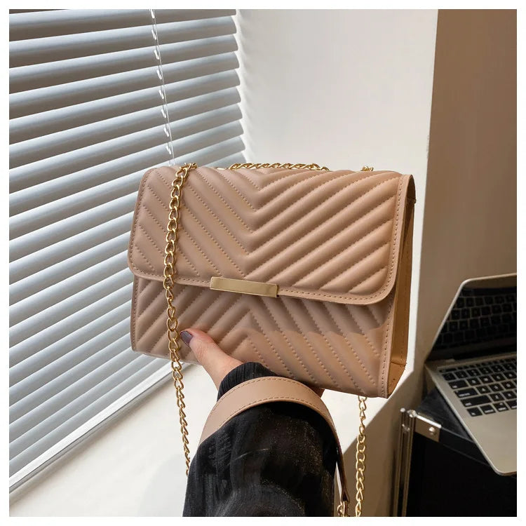 Fashion indentation shoulder bag simple chain 2024 summer new style this year popular retro commuter crossbody small square bag