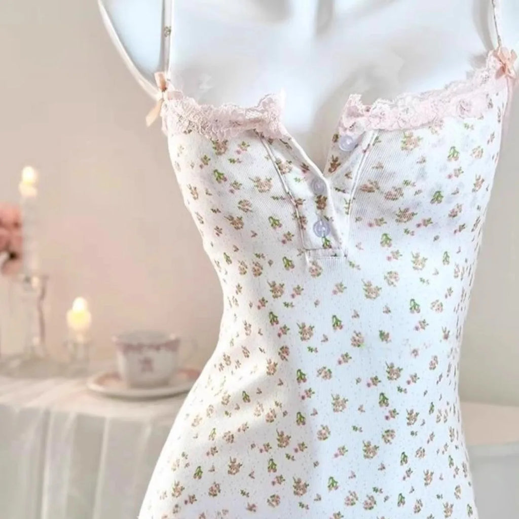 Sweet & Spicy Pure Desire Hip-Wrapped Slimming Slip Nightgown Sleep Dress with Chest Pad Small Floral Slim Fit Skirt