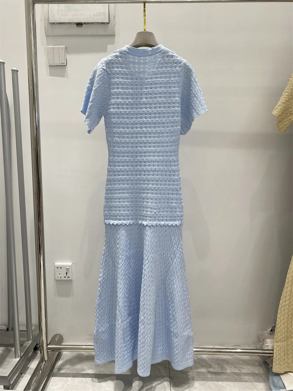 New summer single-breasted round neck knit crochet short-sleeved dress, high-quality and fashionable over-the-knee long skirt