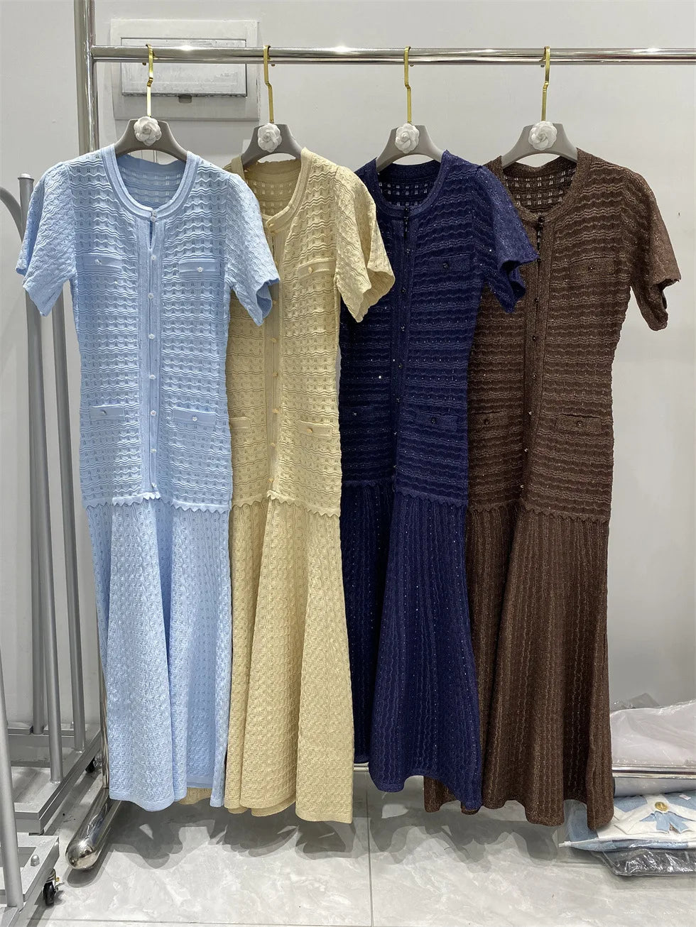 New summer single-breasted round neck knit crochet short-sleeved dress, high-quality and fashionable over-the-knee long skirt