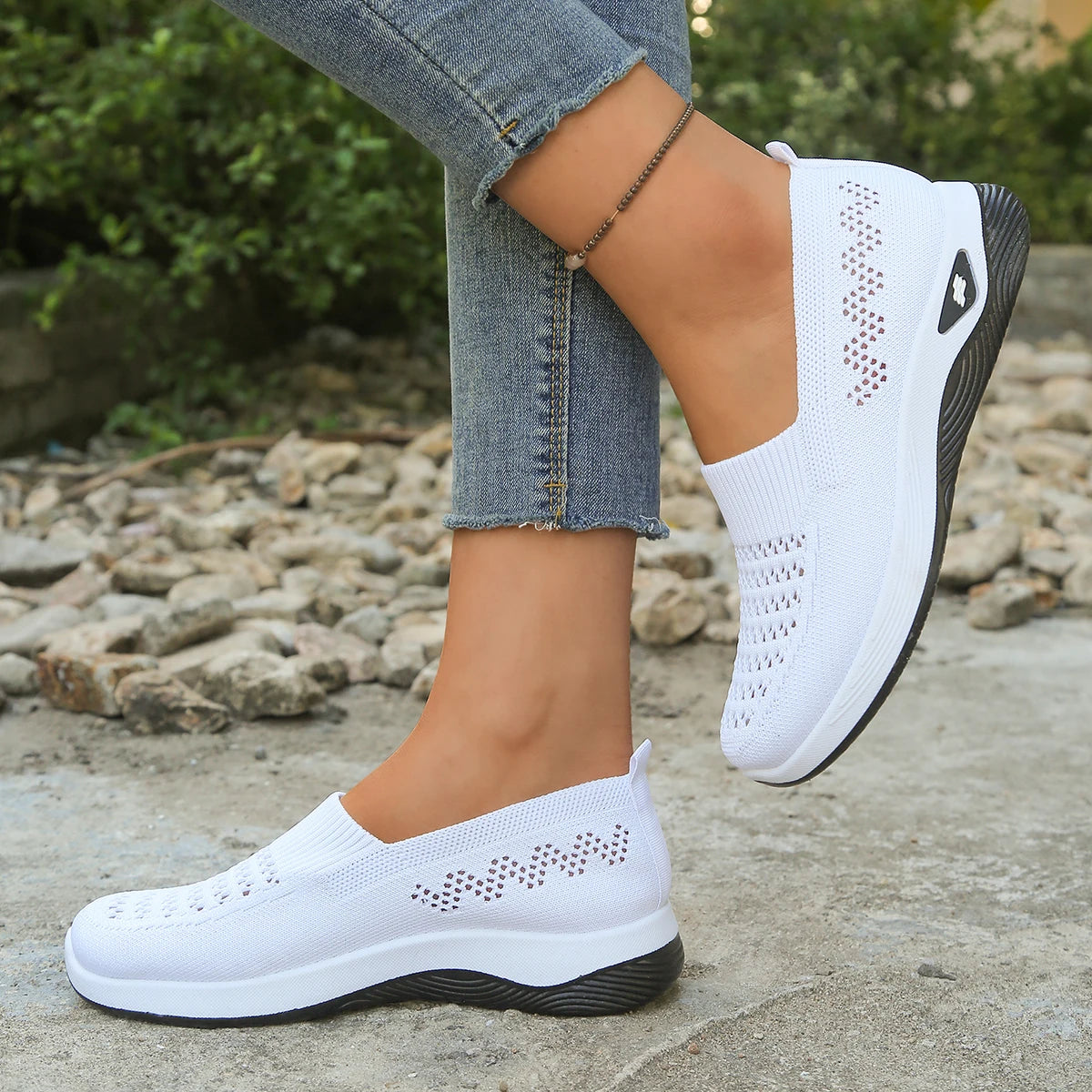 women's shoes summer 2026 lady wears crocs, casual sneaker which are light, comfortable and breathable