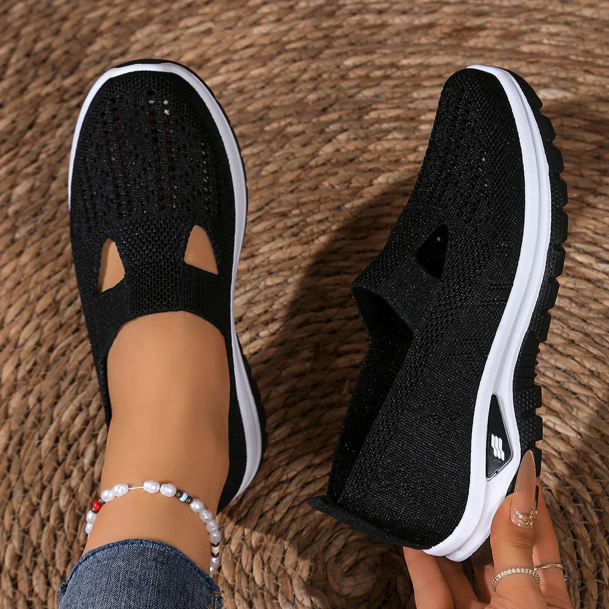 Women's casual sports shoes with breathable mesh, fashionable and versatile, soft soles, comfortable and casual