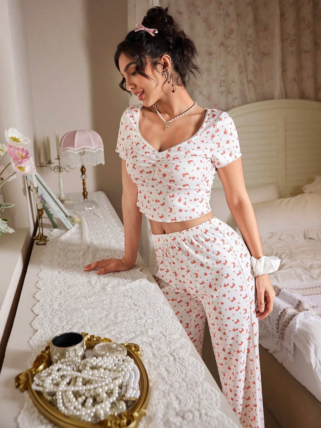 2026 New Women's Floral Print Short Sleeved Pants Two-Piece Set for Home Wear Can Be Worn Outside in Autumn and Winter Pajamas