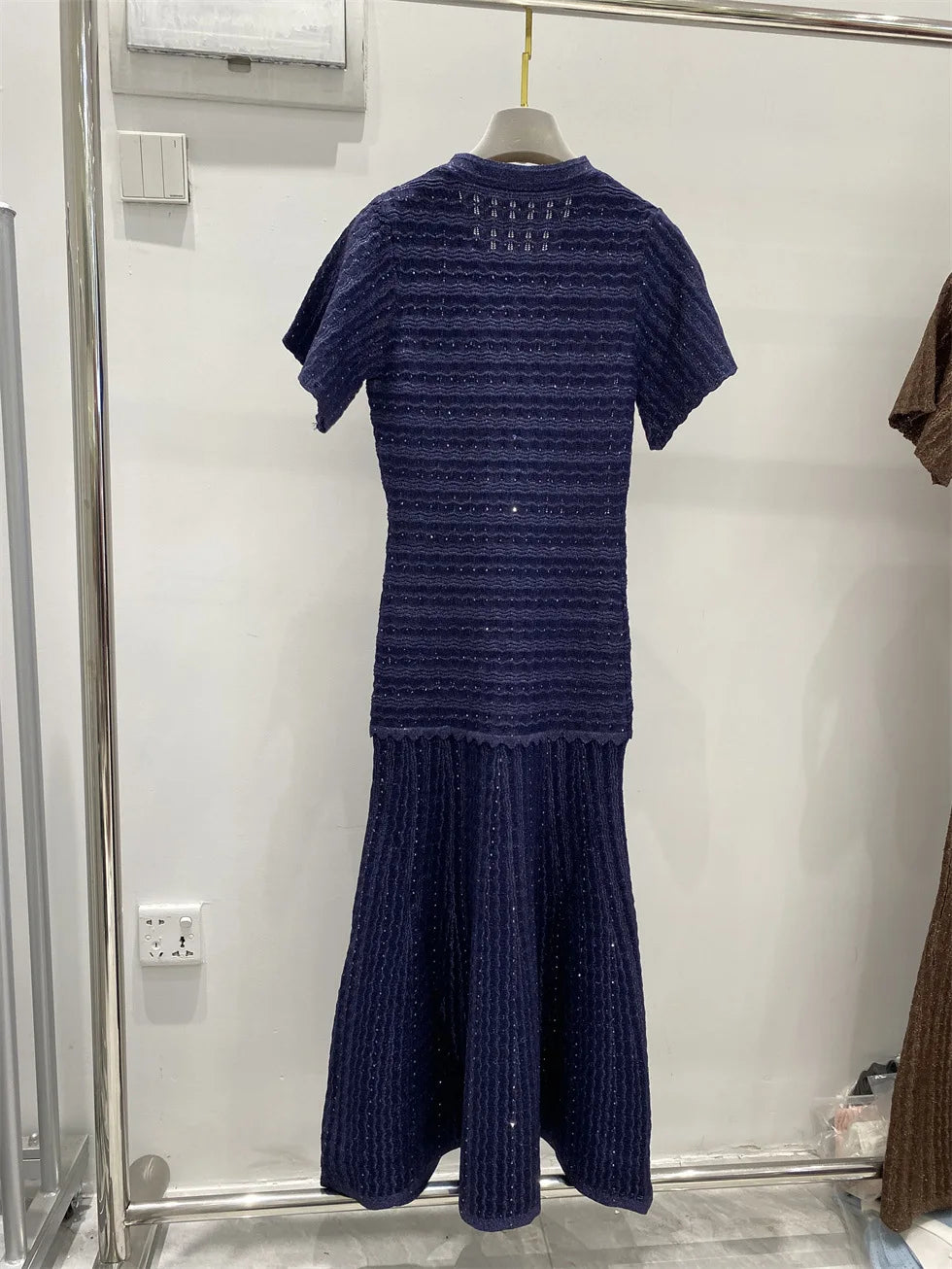 New summer single-breasted round neck knit crochet short-sleeved dress, high-quality and fashionable over-the-knee long skirt