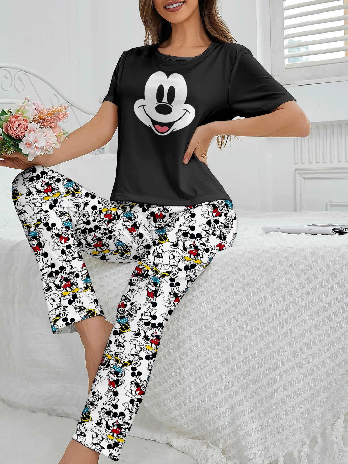 Women's 2-piece Disney Mickey Cute Cartoon Pattern Short sleeved Top and Pants Nightwear Home Clothes