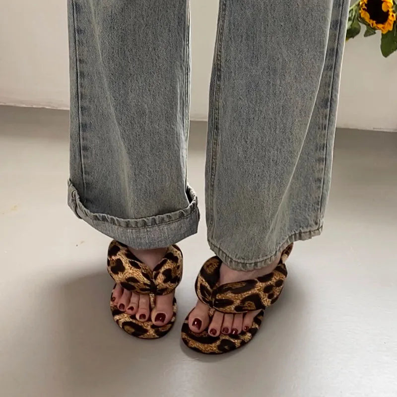 New Footwear Flock Women Wedges Slippers Flip flops Shoes Fashion Round Toe Ladies Wedges Slippers Shoes Female Sandals Slides