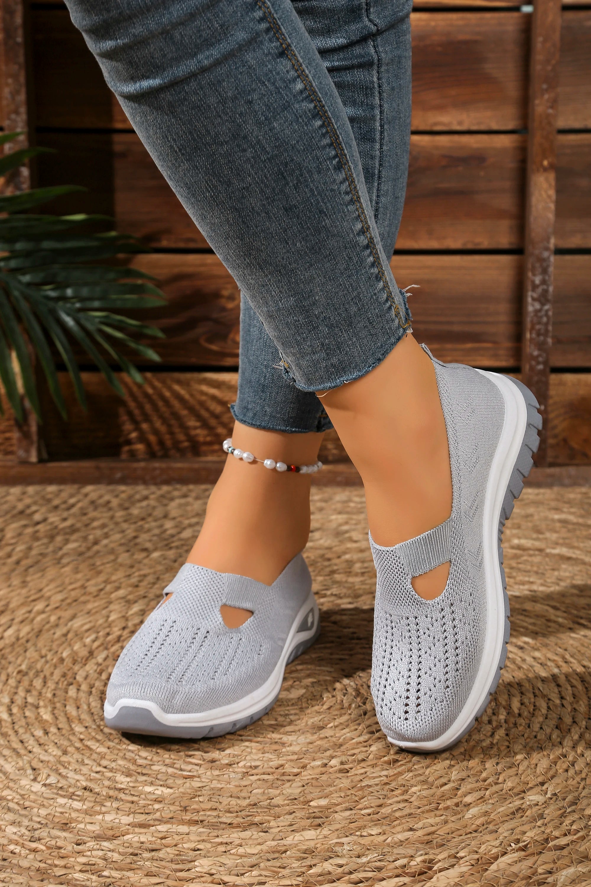 Women's shoes, casual sports shoes, solid color breathable sports soft-soled lightweight walking shoes, low-top knitted casual s