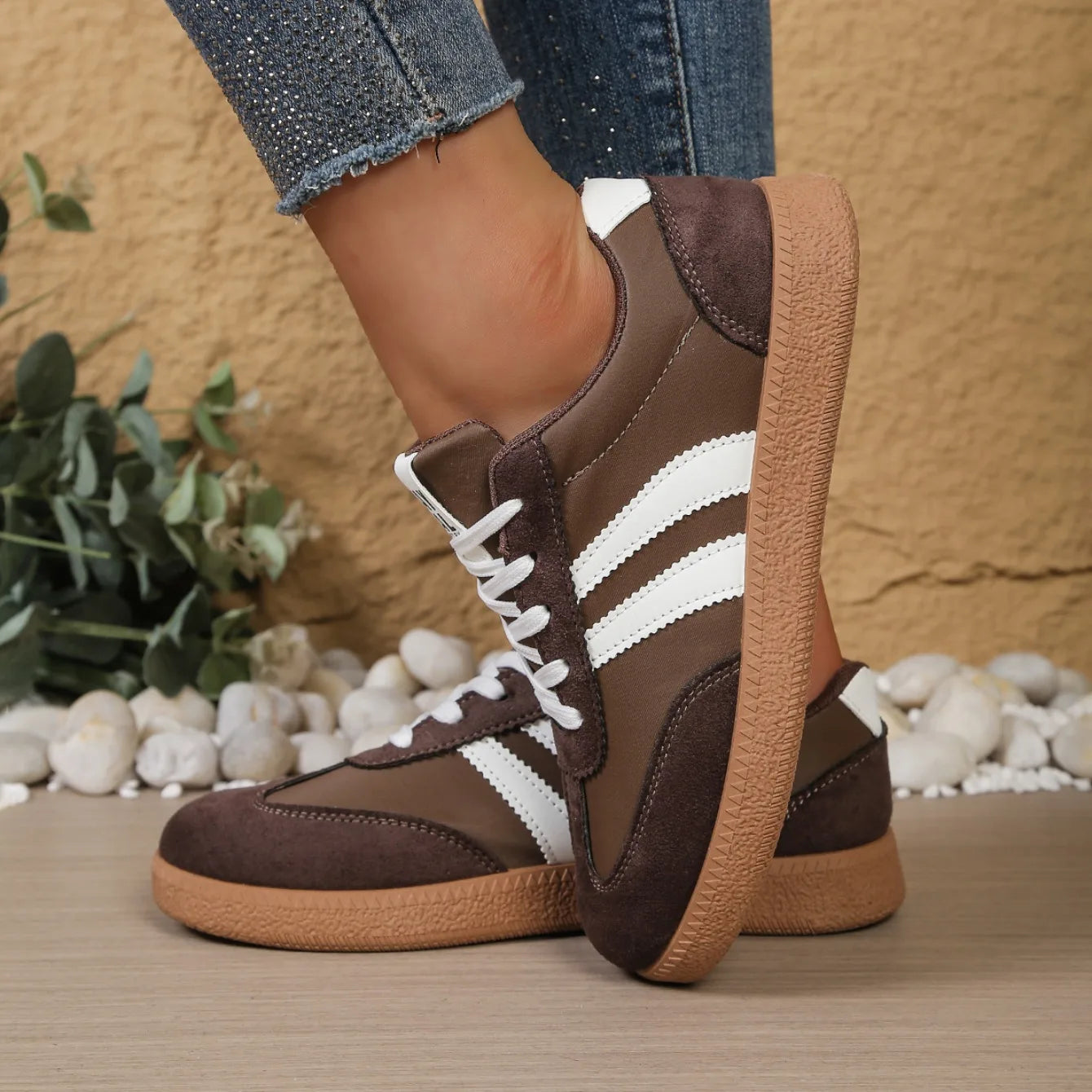 2026 New Designer Sneakers for Women Casual Patchwork Leather Sneakers Women Outdoor Casual Comfortable Ladies Shoe