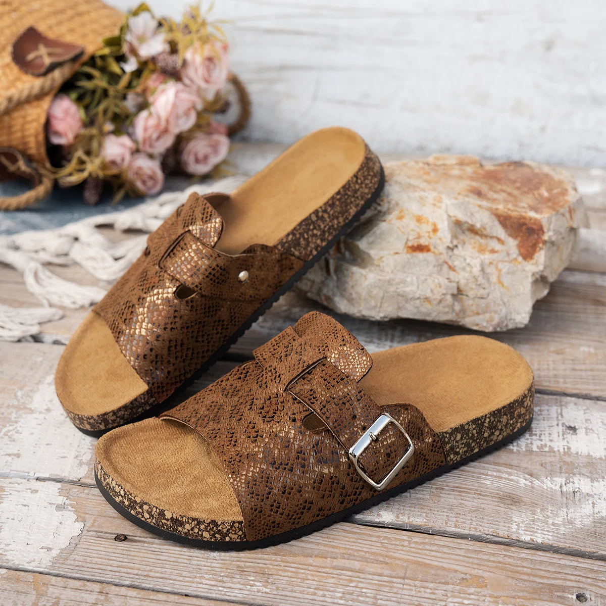 Women's Casual Retro Animal Snake Print Slippers Sandals - Stylish Buckle Single Strap Design, Non-Slip Pvc Sole, Comfortable Pu Upper, Suitable for Casual Beach Indoor and Outdoor Wear, Spring and Summer Women's Shoes