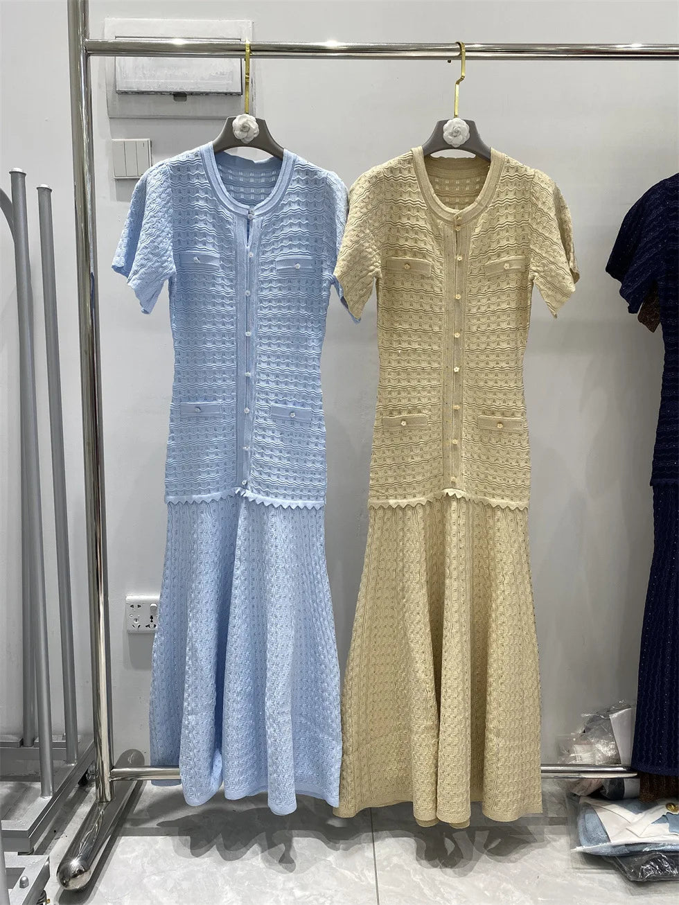 New summer single-breasted round neck knit crochet short-sleeved dress, high-quality and fashionable over-the-knee long skirt