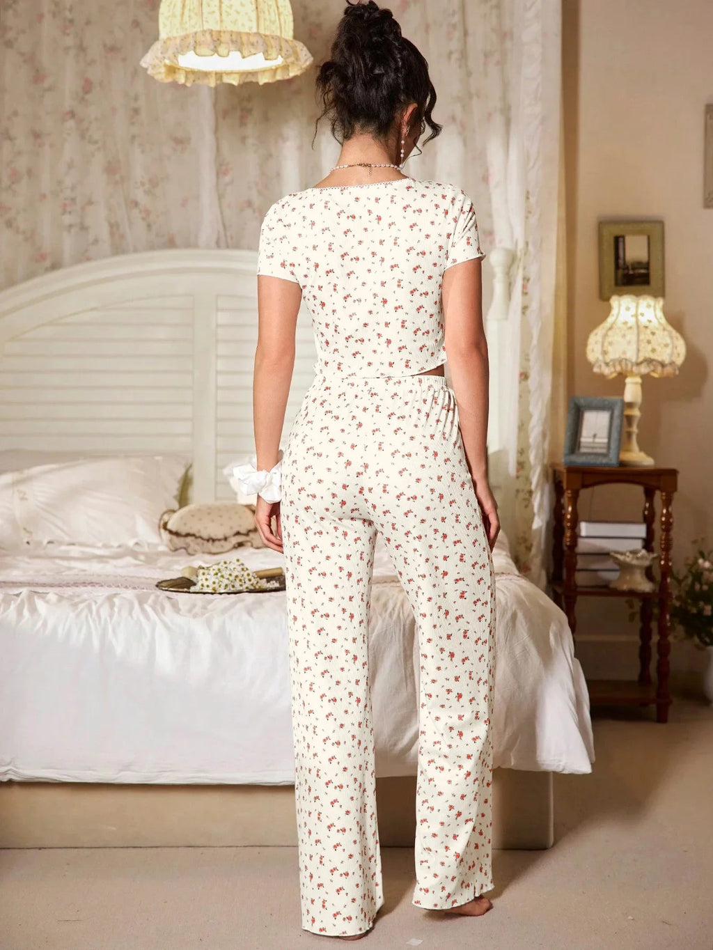 2026 New Women's Floral Print Short Sleeved Pants Two-Piece Set for Home Wear Can Be Worn Outside in Autumn and Winter Pajamas