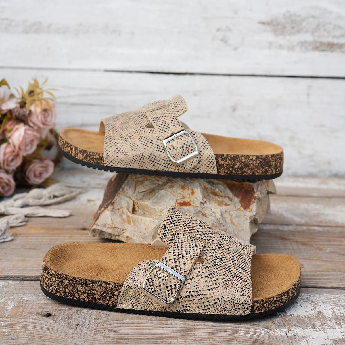 Women's Casual Retro Animal Snake Print Slippers Sandals - Stylish Buckle Single Strap Design, Non-Slip Pvc Sole, Comfortable Pu Upper, Suitable for Casual Beach Indoor and Outdoor Wear, Spring and Summer Women's Shoes