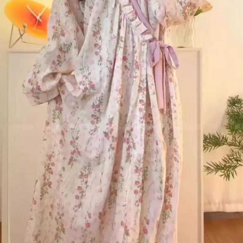 Hot Spring Summer New Women Long Sleeved Korean Edition Floral Vneck Long Sleeved Robe Soft Comfort Loose Girls Home Clothing