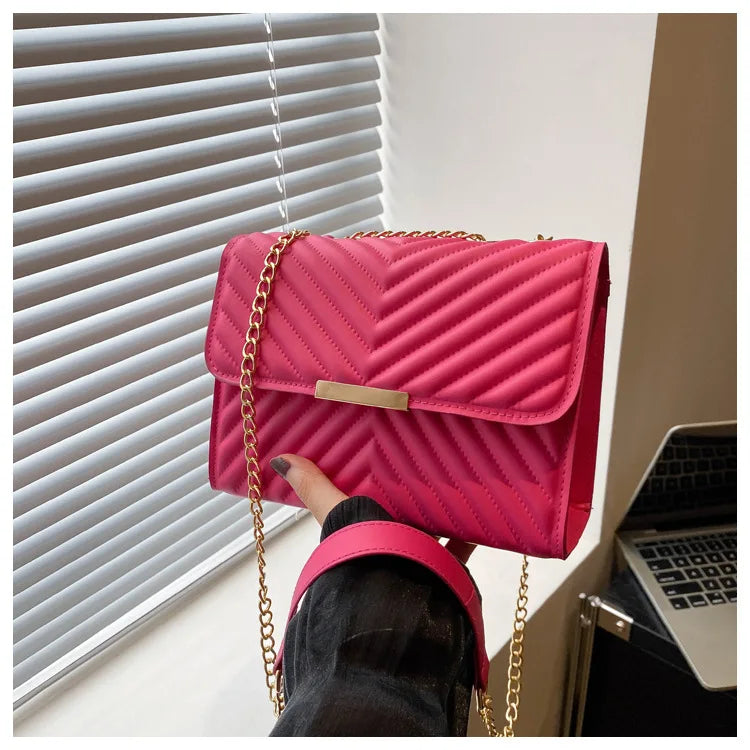 Fashion indentation shoulder bag simple chain 2024 summer new style this year popular retro commuter crossbody small square bag
