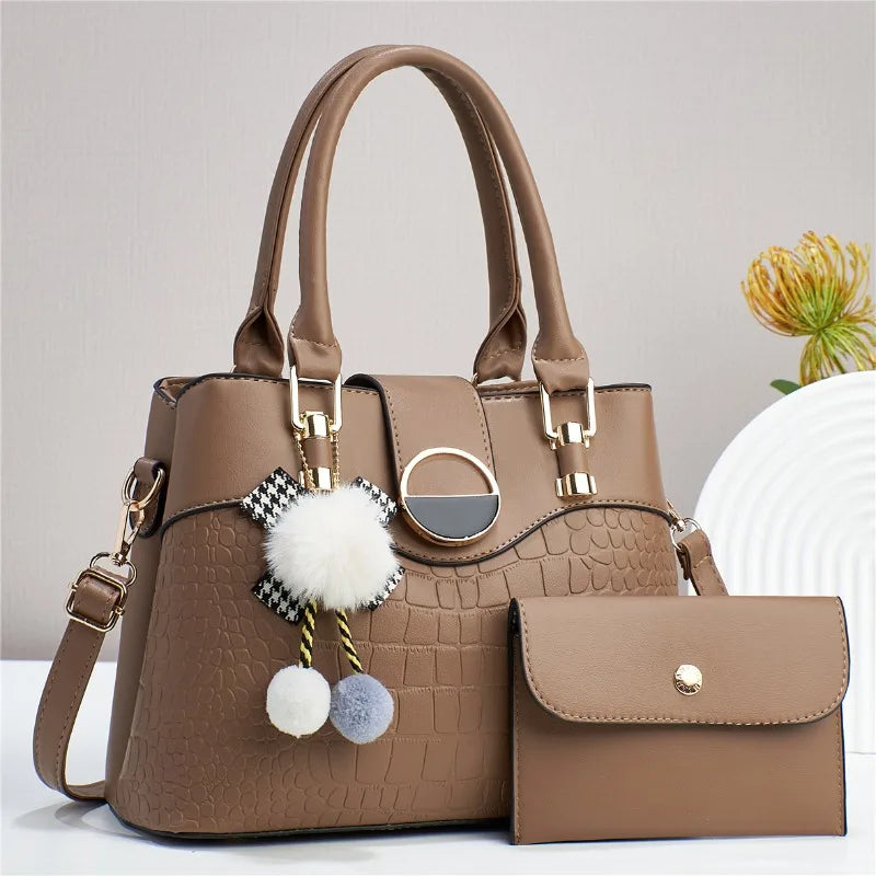 New Large Capacity Soft Leather Tote Bag with Niche Design for Luxury Handbags Exquisite Women Commuting Shoulder Underarm Bag