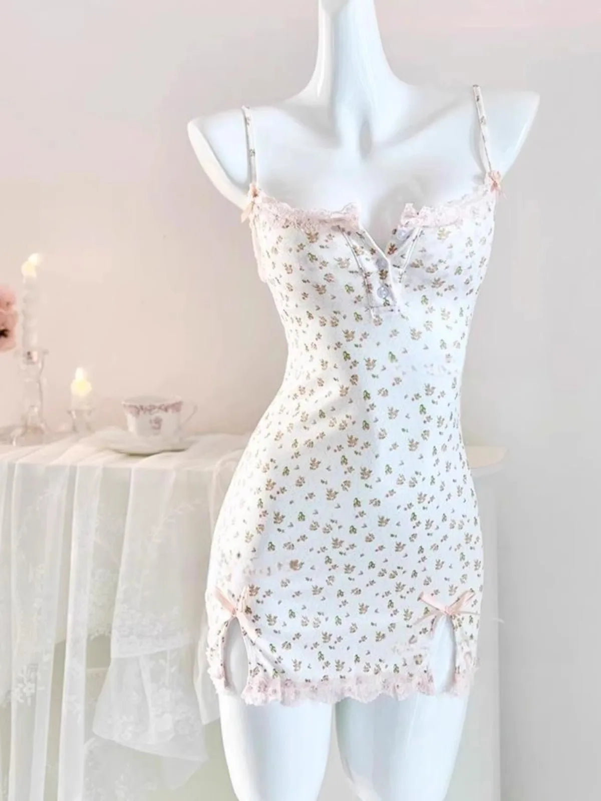 Sweet & Spicy Pure Desire Hip-Wrapped Slimming Slip Nightgown Sleep Dress with Chest Pad Small Floral Slim Fit Skirt